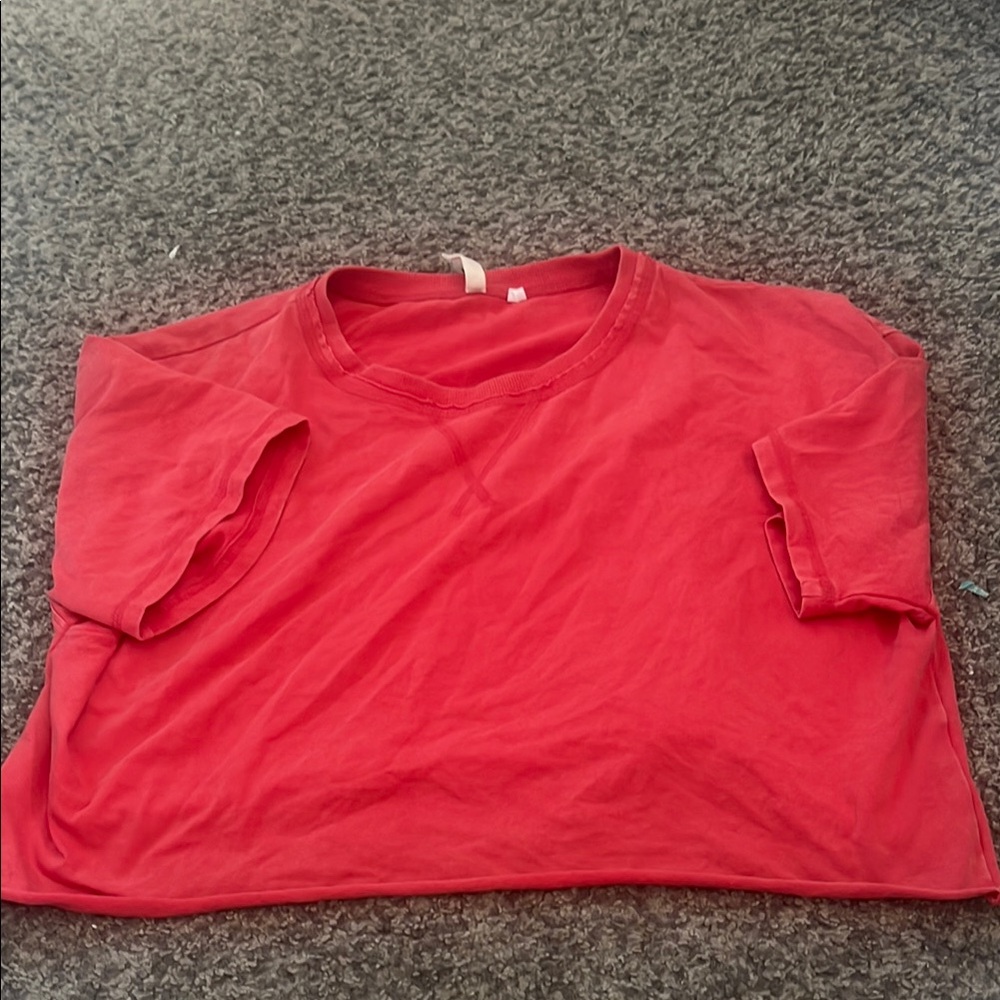 Women’s red cropped tank